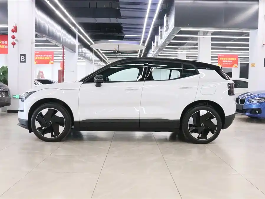 Volvo EX30