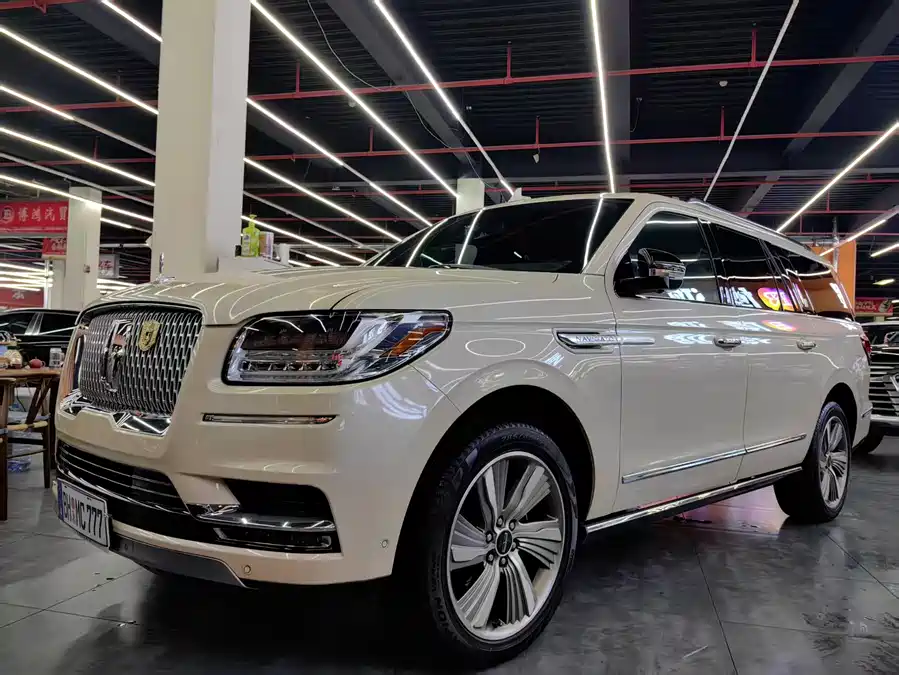 Lincoln Navigator