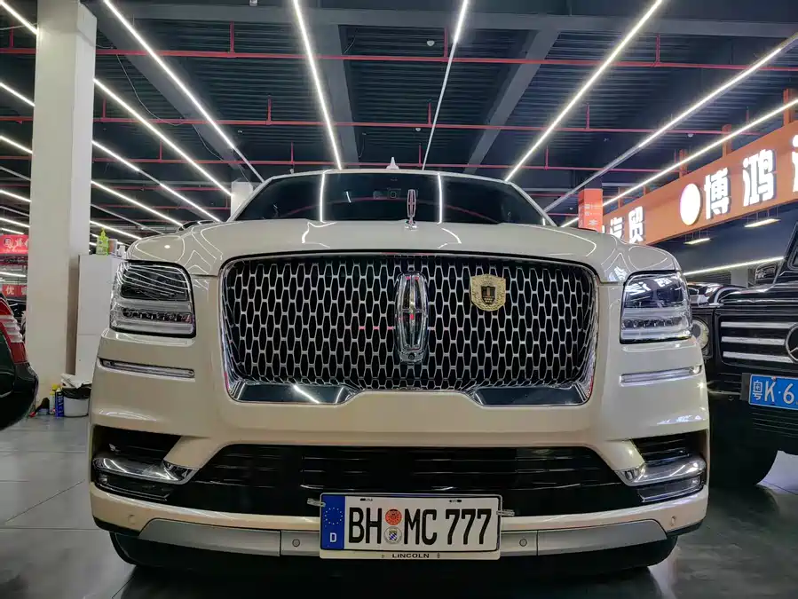 Lincoln Navigator