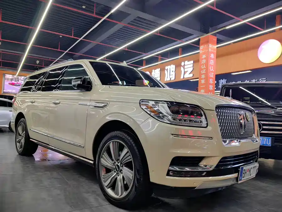 Lincoln Navigator