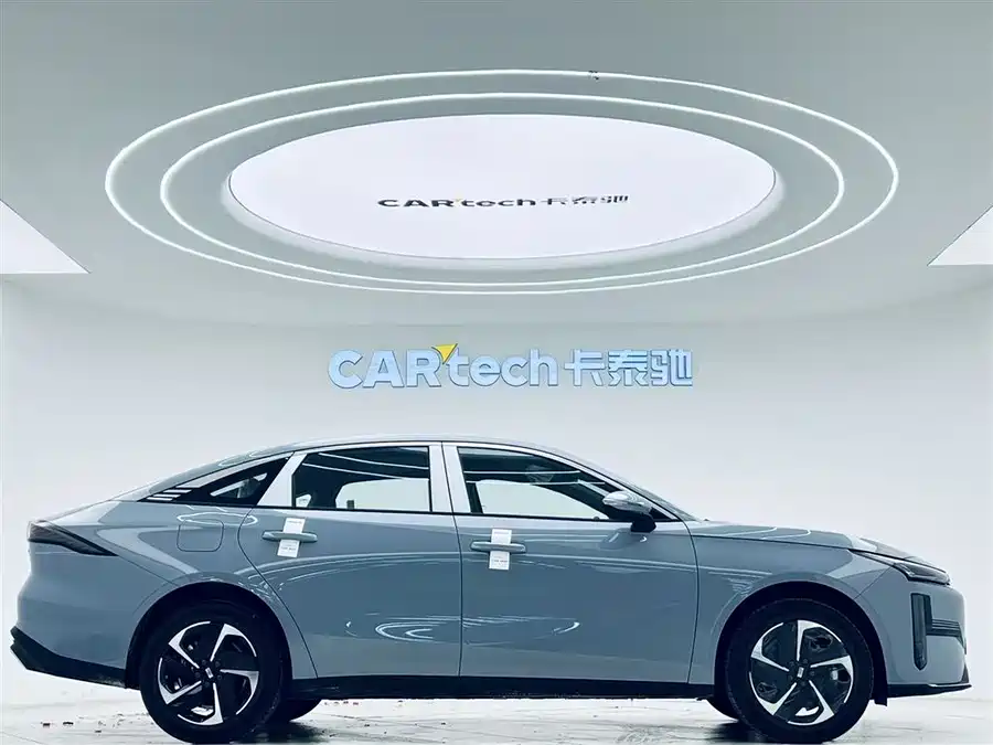 Geely Galaxy L6