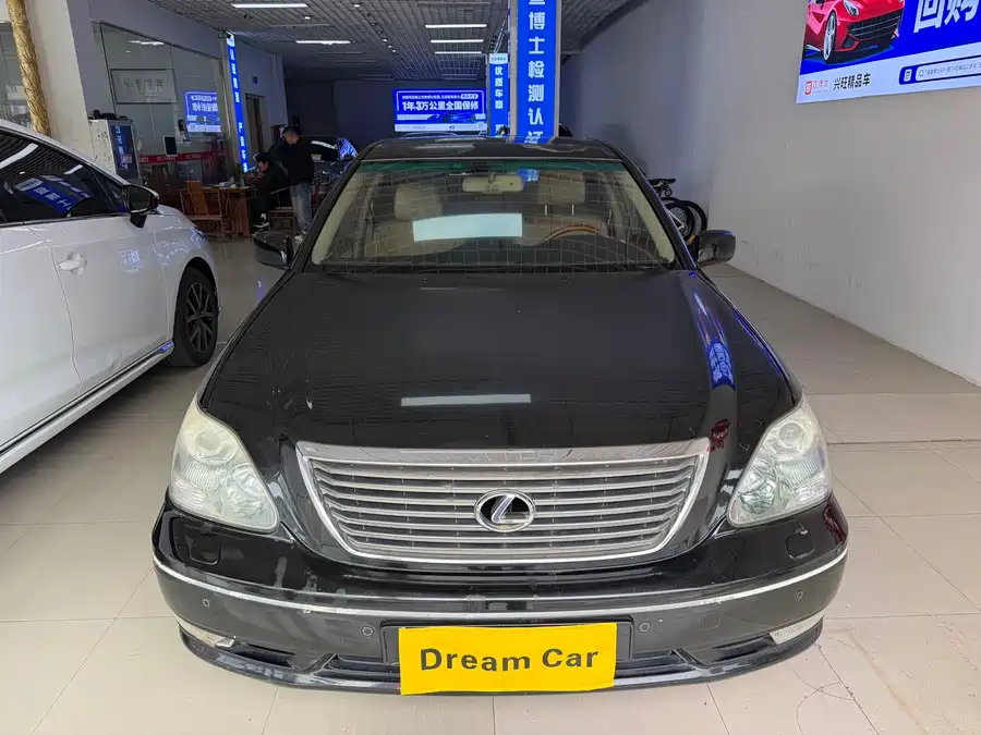 Lexus LS