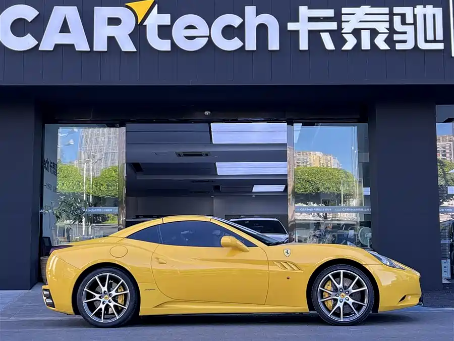 Ferrari California T