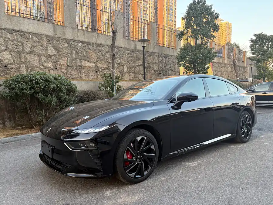 Dongfeng eπ007