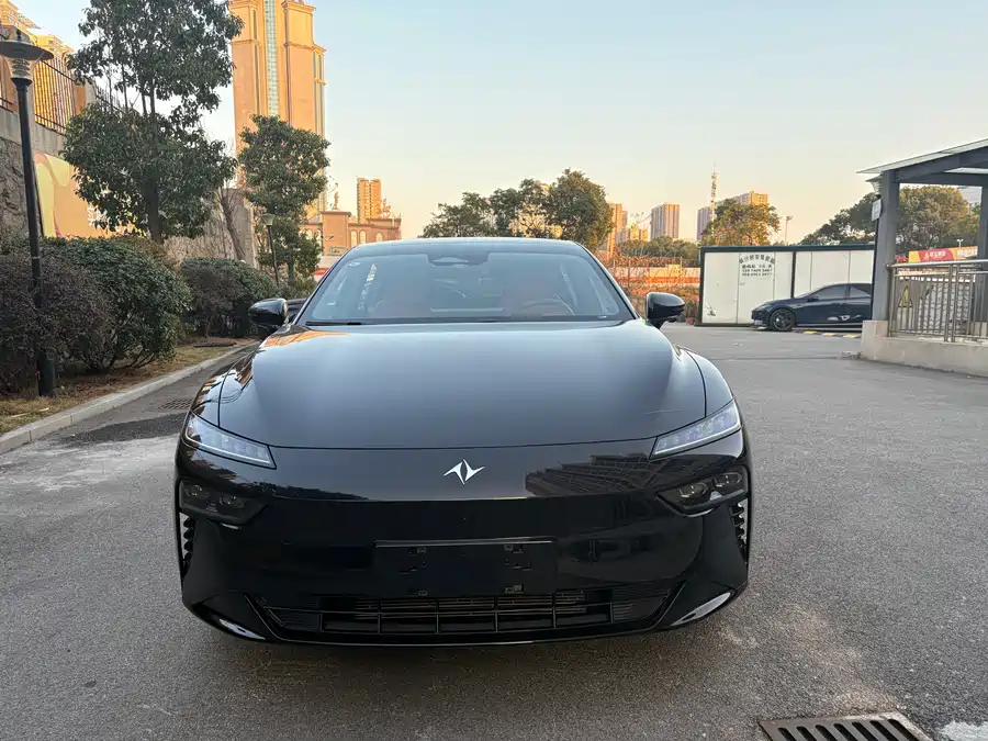 Dongfeng eπ007