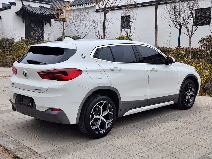 BMW X2
