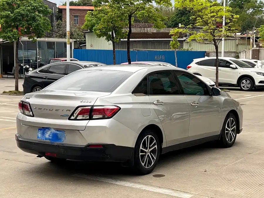 Venucia D60