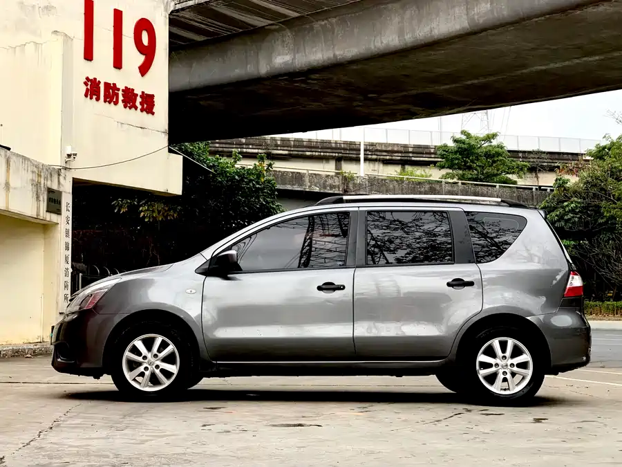 Nissan Livina