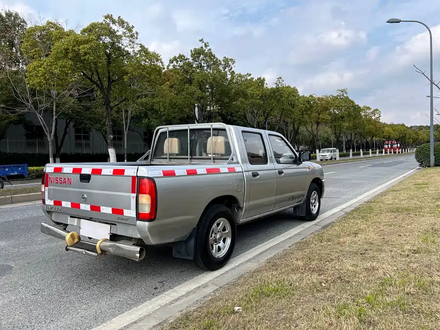 Nissan ZN van