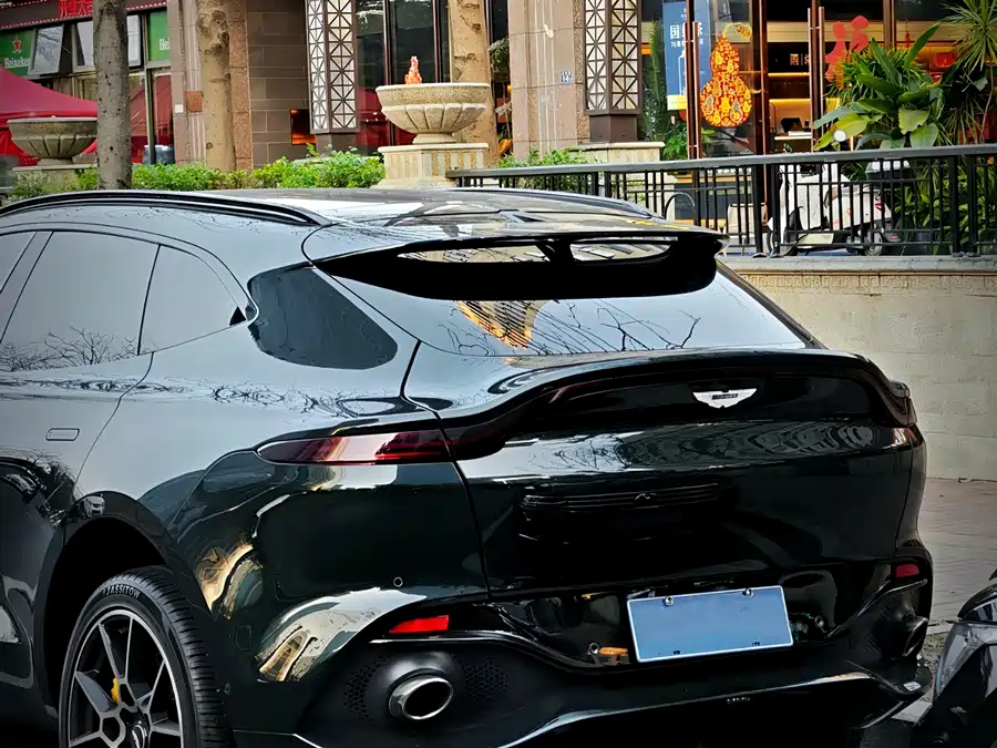 Aston Martin DBX