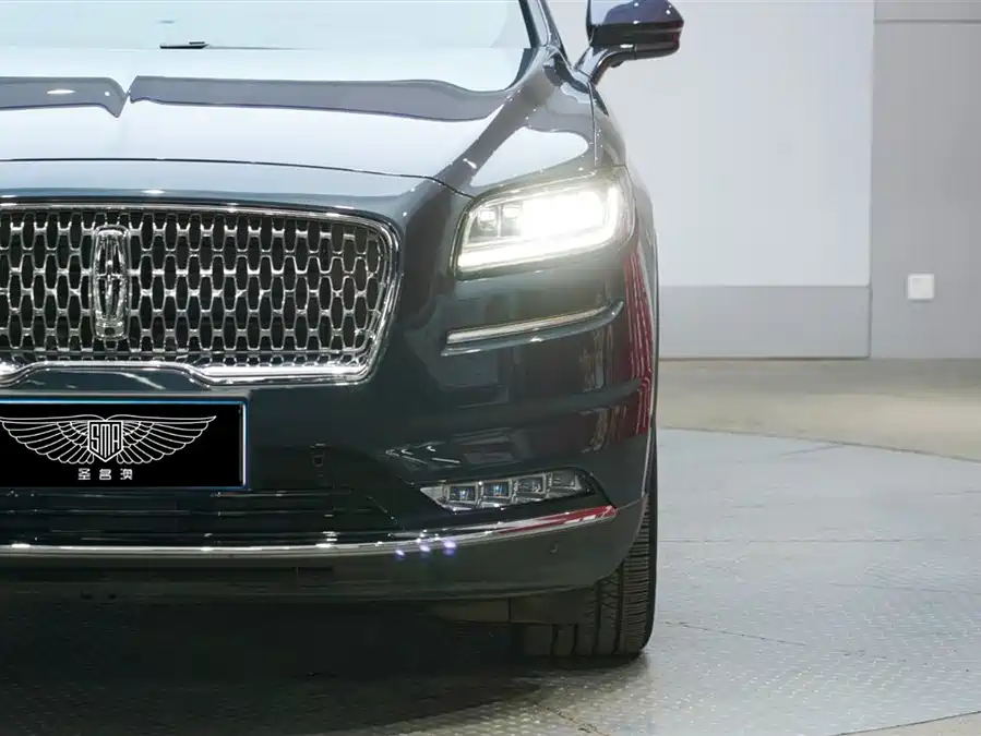 Lincoln Navigator