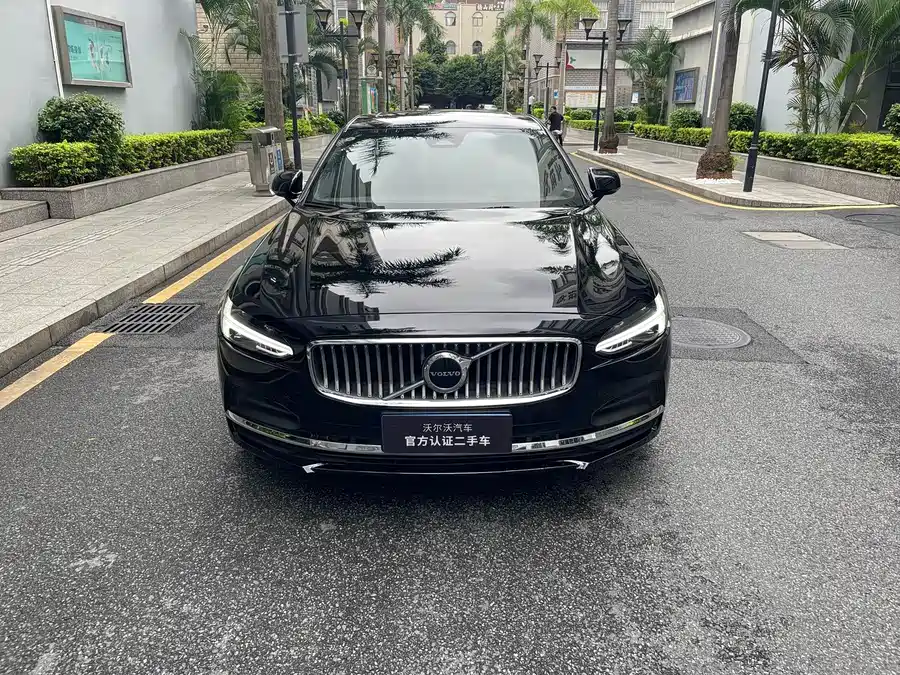 Volvo S90