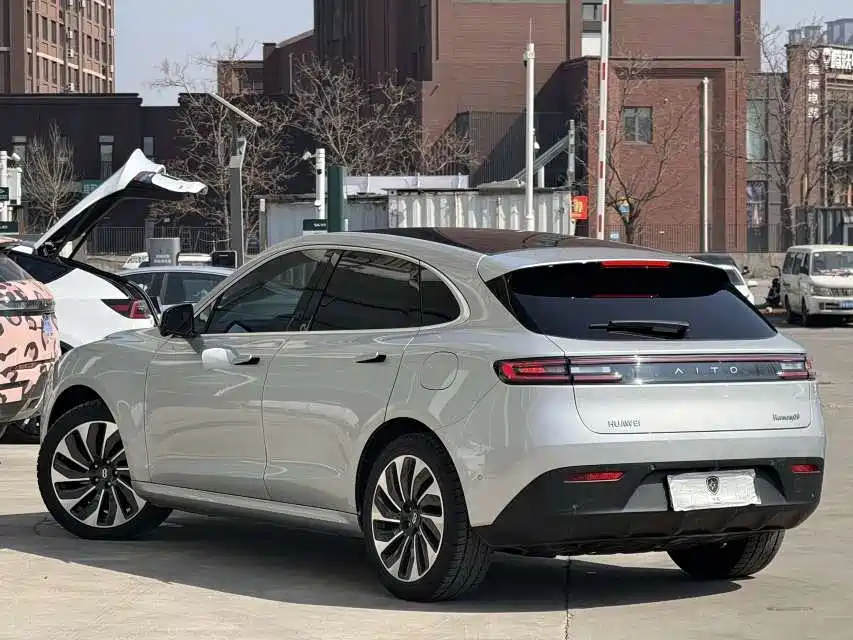 AITO Wenjie M5
