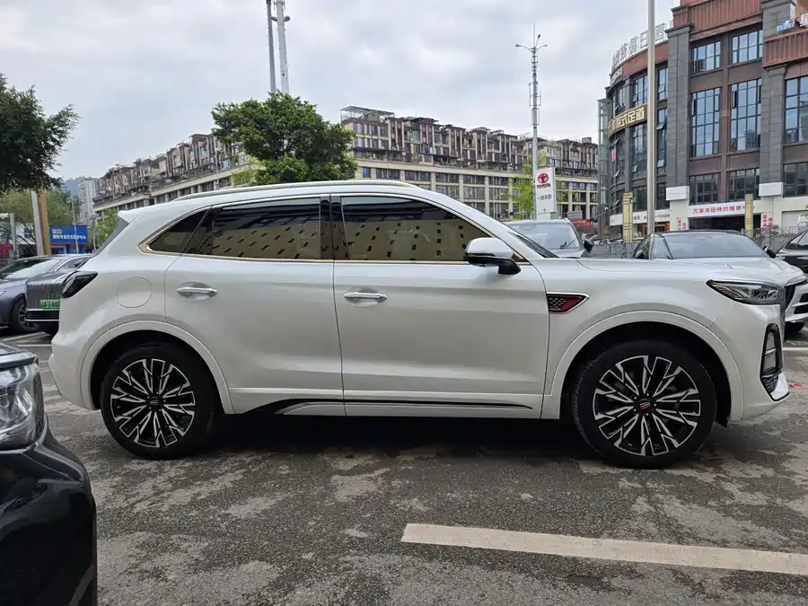 Hongqi HS5