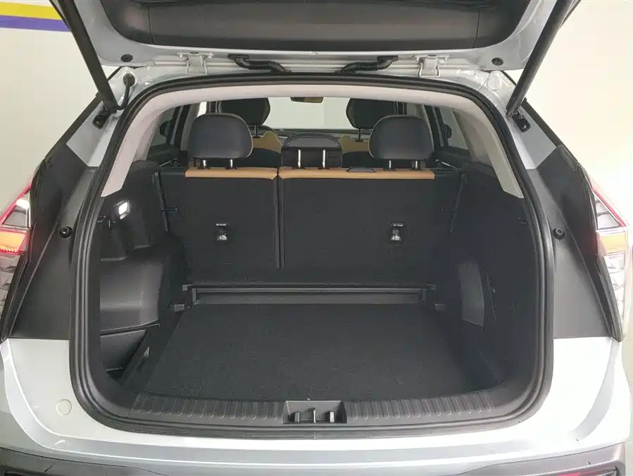 Geely Boyue L