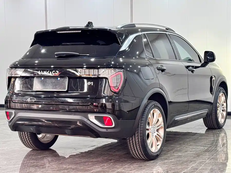 Lynk & Co 01