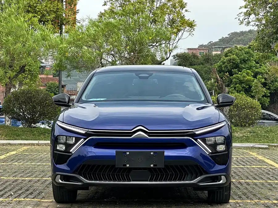 Citroën Versailles C5 X