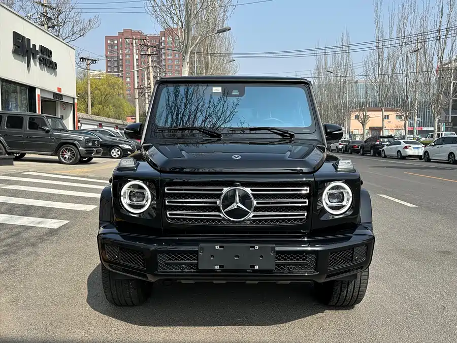 Mercedes Benz G-rated