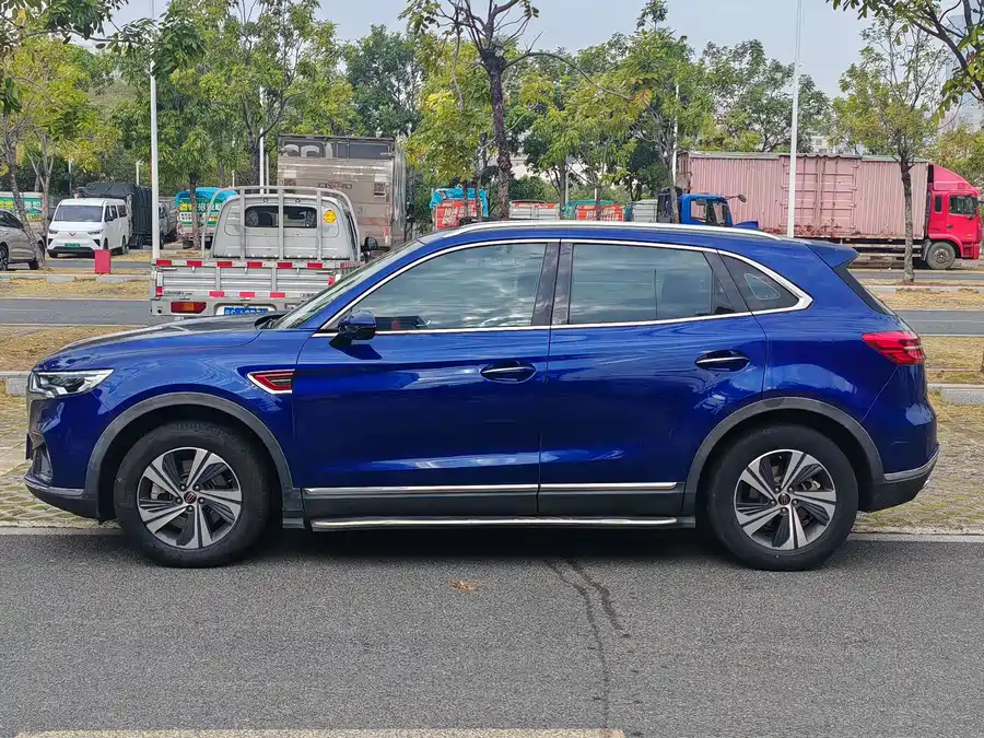 Hongqi HS5