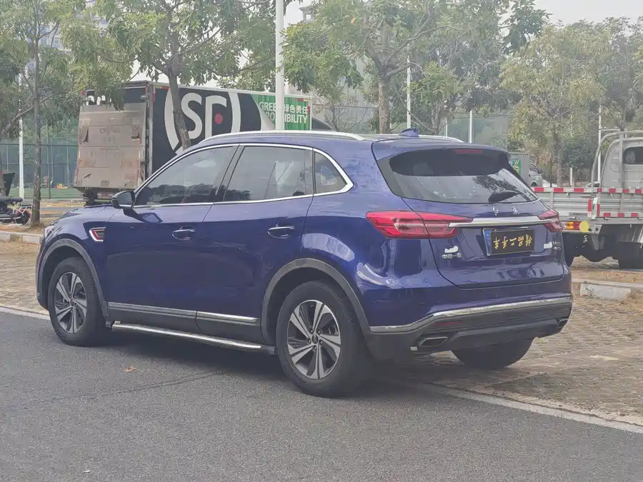 Hongqi HS5