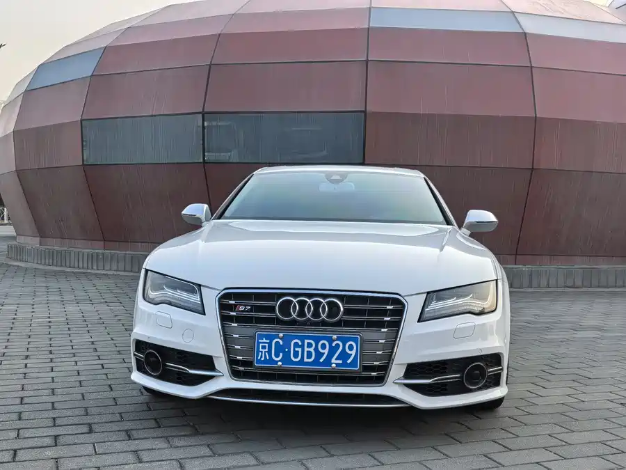 Audi S7