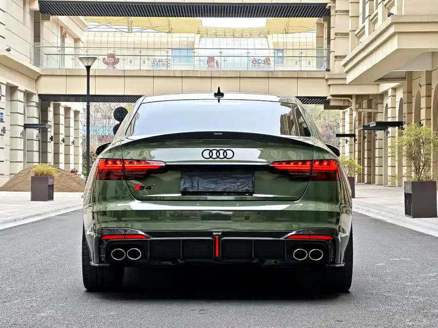 Audi S4