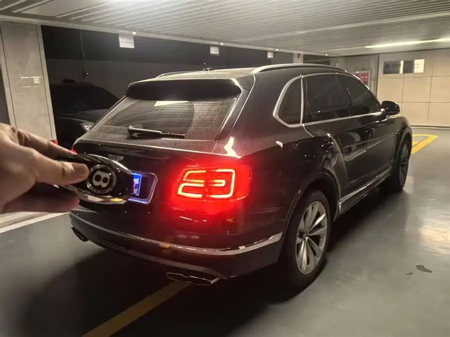 Bentley Bentayga plug-in hybrid