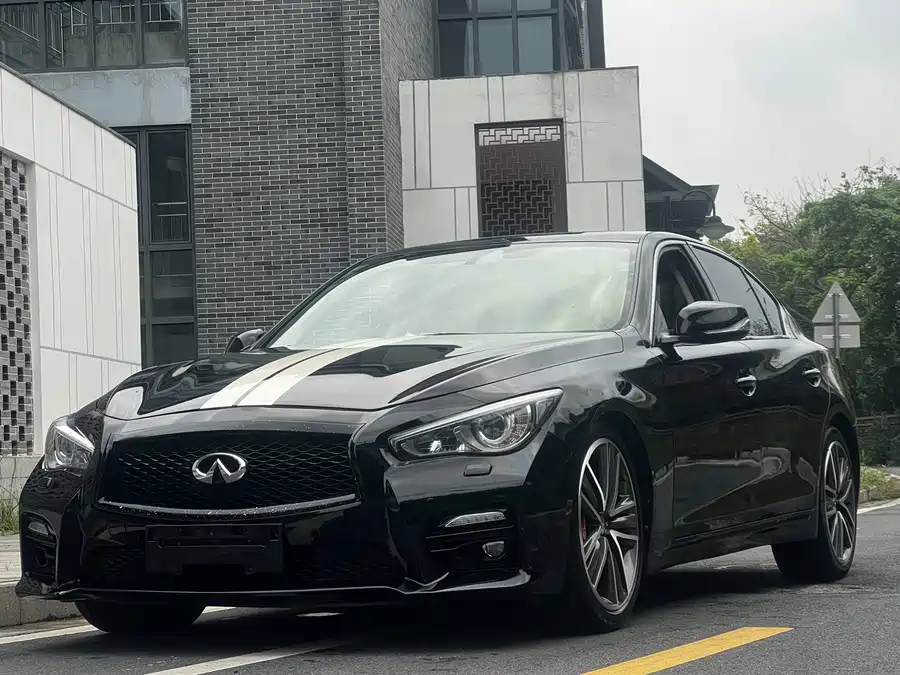 Infiniti Q50L