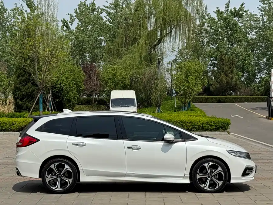 Honda Jade
