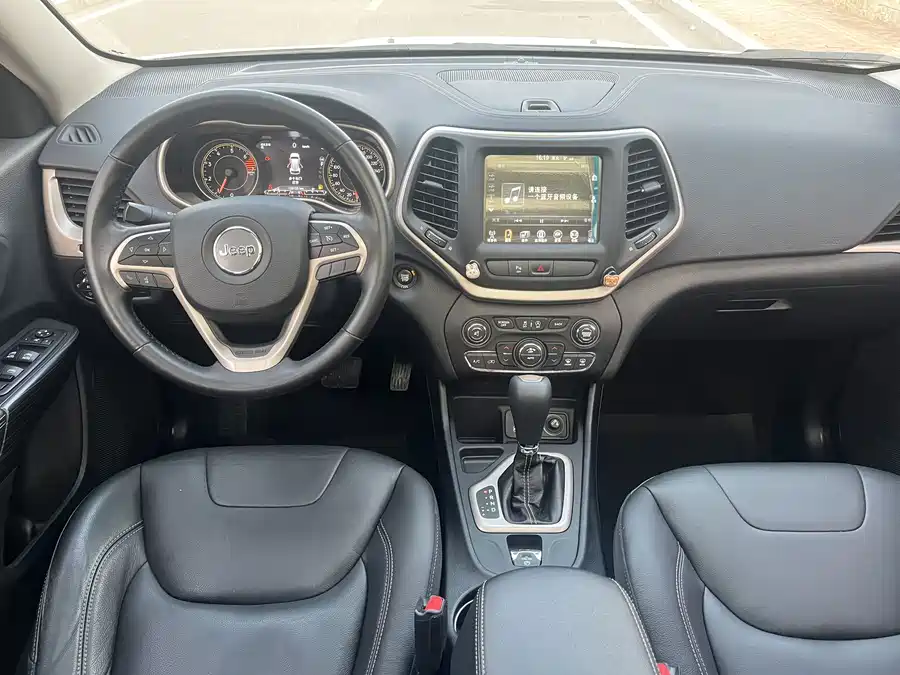 Jeep Cherokee