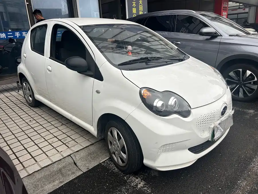 BYD e1