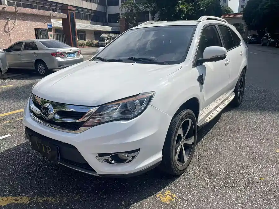 BYD S7