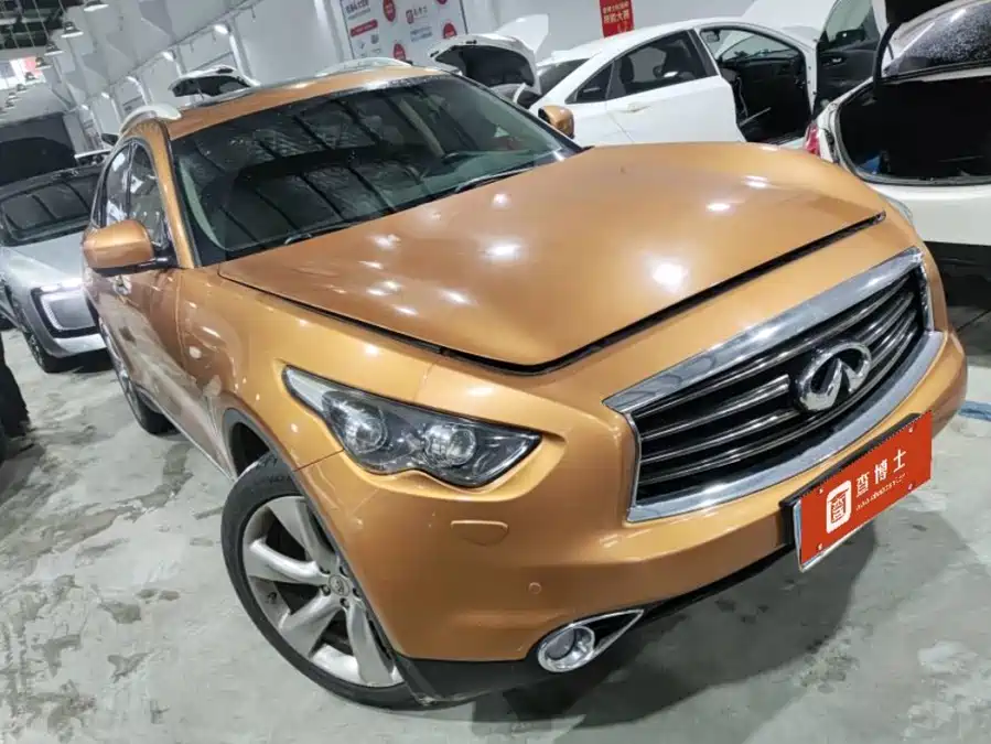 Infiniti QX70