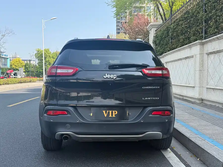Jeep Cherokee