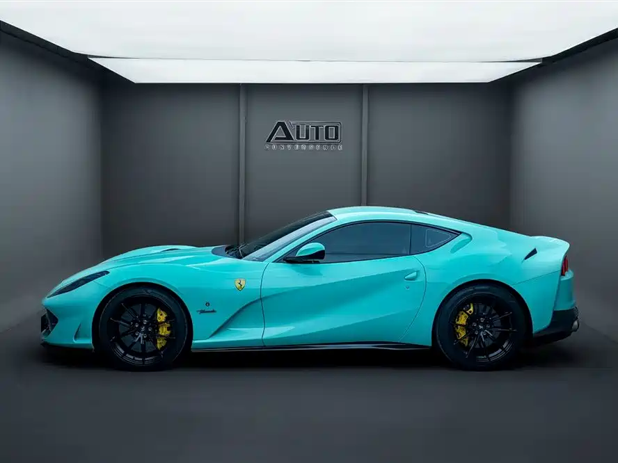 Ferrari 812