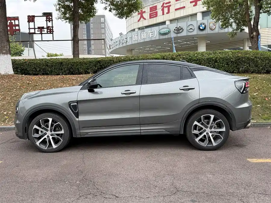 Lynk & Co 05