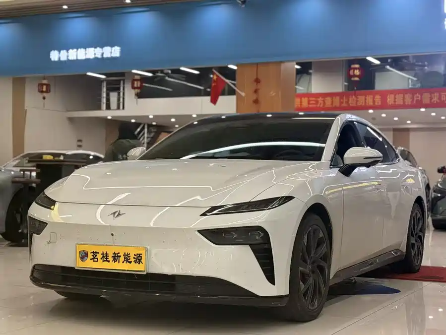 Dongfeng eπ007
