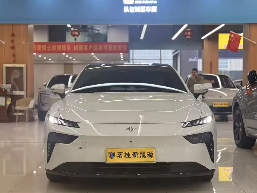 Dongfeng eπ007