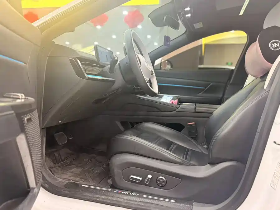 Dongfeng eπ007