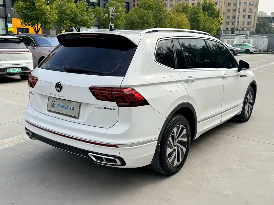 Volkswagen Tiguan L plug-in hybrid
