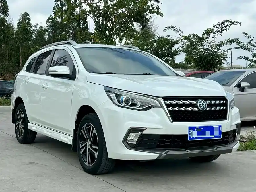 Venucia T70