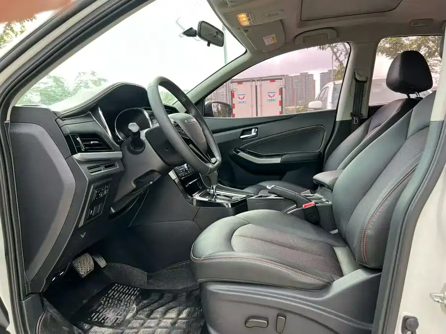 Venucia T70