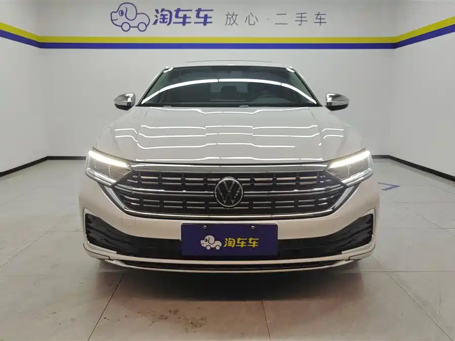 Volkswagen Sagitar