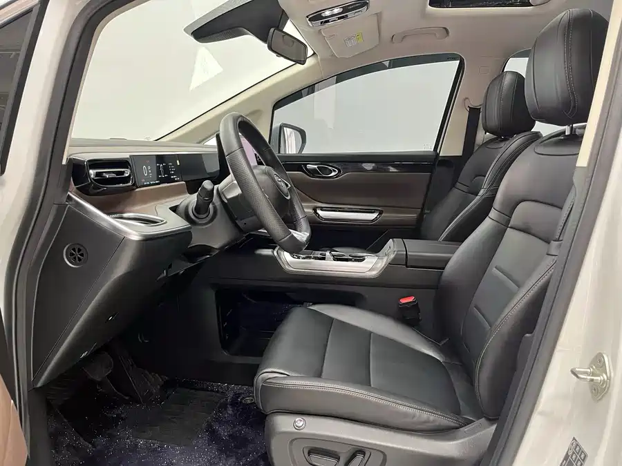 GAC Trumpchi E8 PHEV