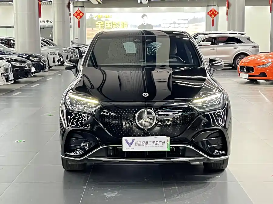 Mercedes Benz EQE SUV