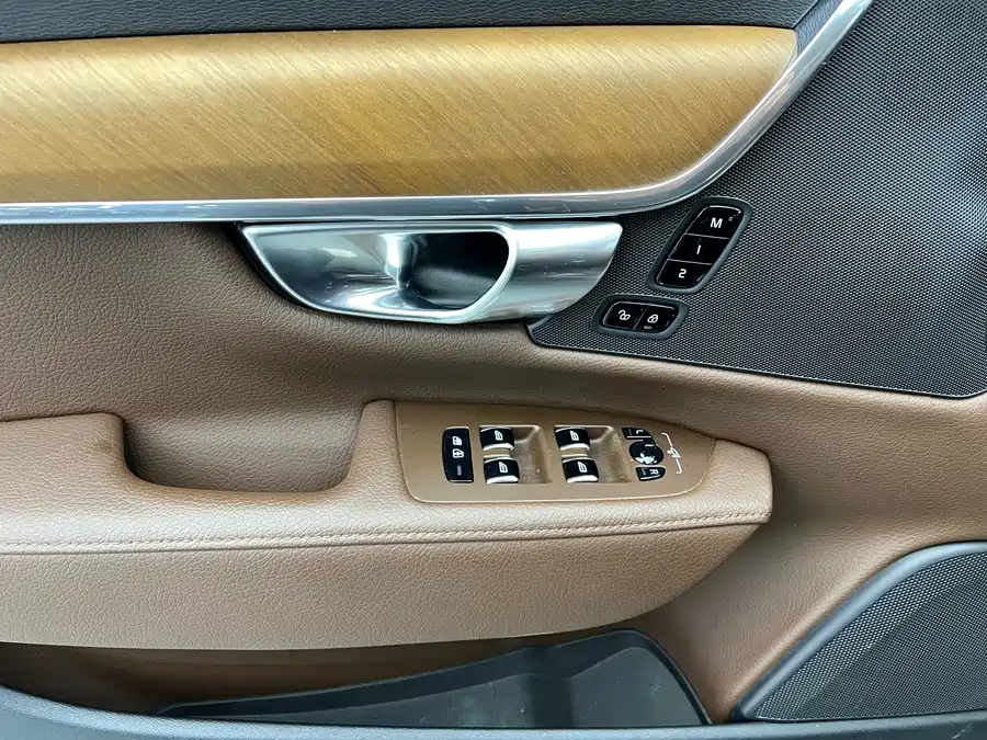 Volvo S90 plug-in hybrid