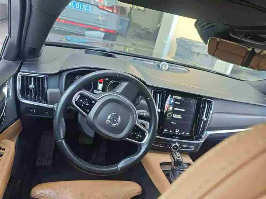 Volvo V90