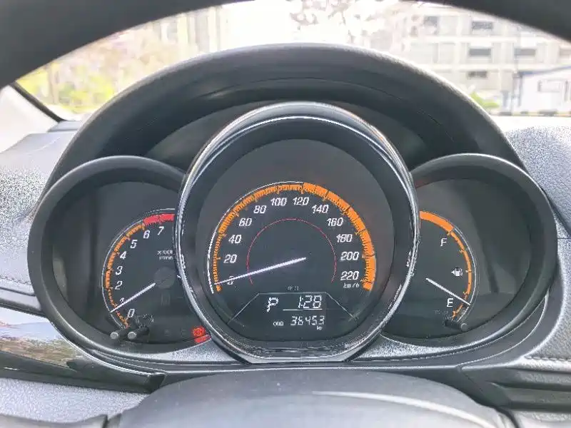 Toyota YARiS L