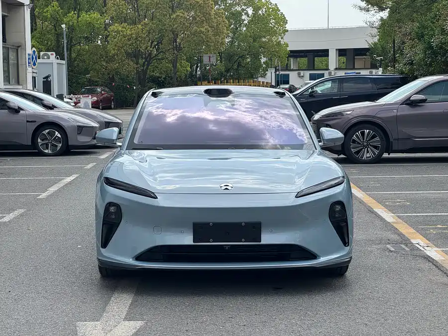NIO ET5