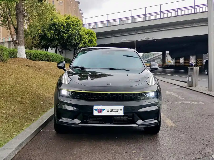 Lynk & Co 05